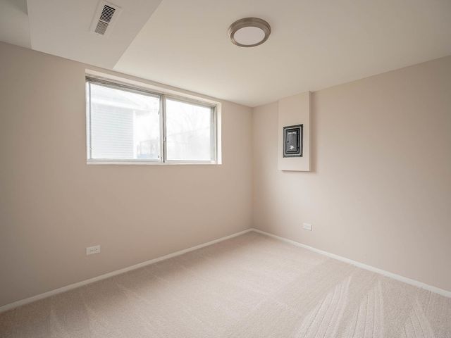 37 N Cedar Lane, Glenwood, IL 60425