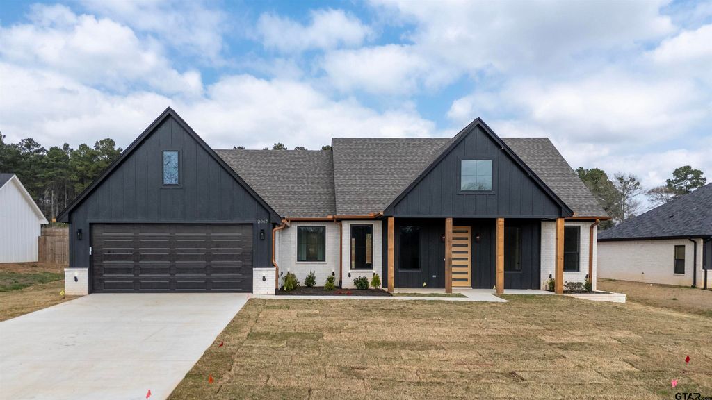 2067 County Road 2138, Troup, TX 75789