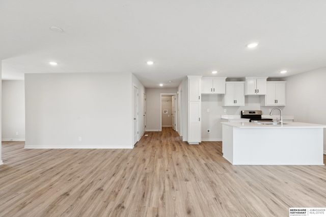 8954 S 21st Street, Bellevue, NE 68147