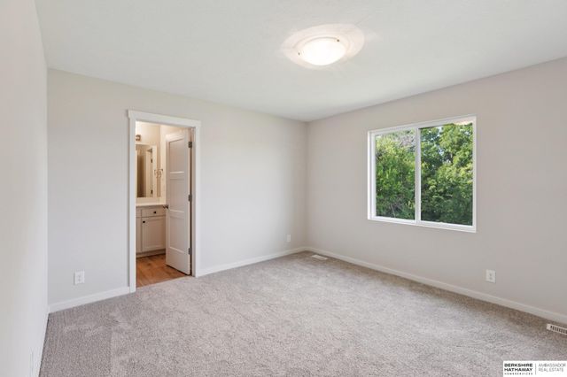 8954 S 21st Street, Bellevue, NE 68147