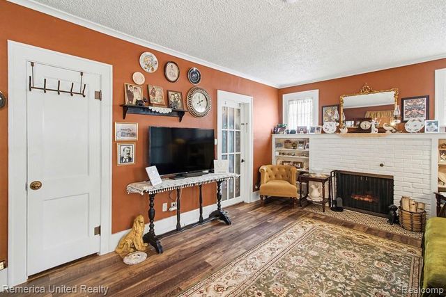 224 S 2nd Street, Brighton, MI 48116