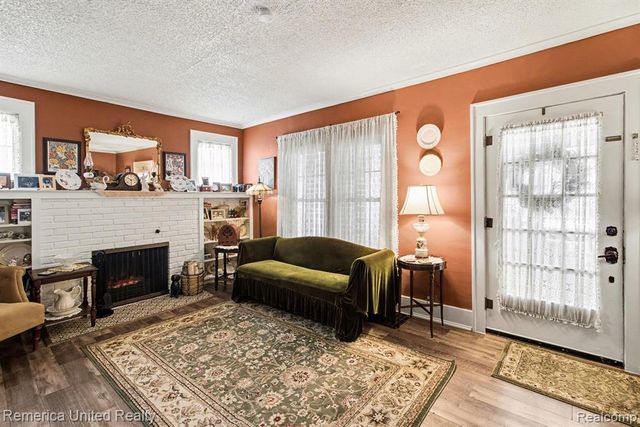 224 S 2nd Street, Brighton, MI 48116