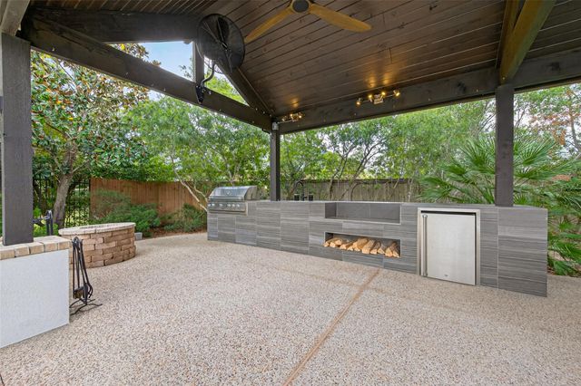 114 Buck Trail Place, Spring, TX 77389