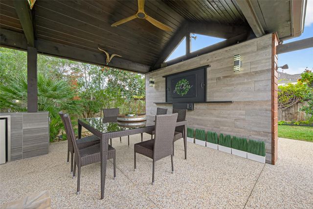 114 Buck Trail Place, Spring, TX 77389