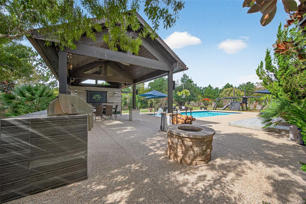 114 Buck Trail Place, Spring, TX 77389