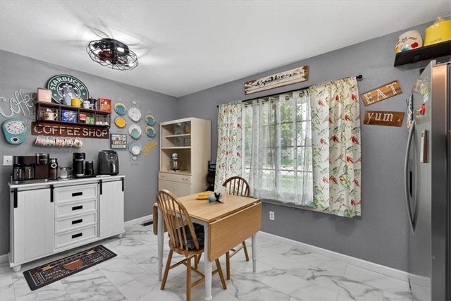 149 Stonebridge Lane, Smithville, MO 64089