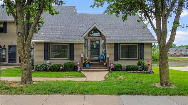 149 Stonebridge Lane, Smithville, MO 64089