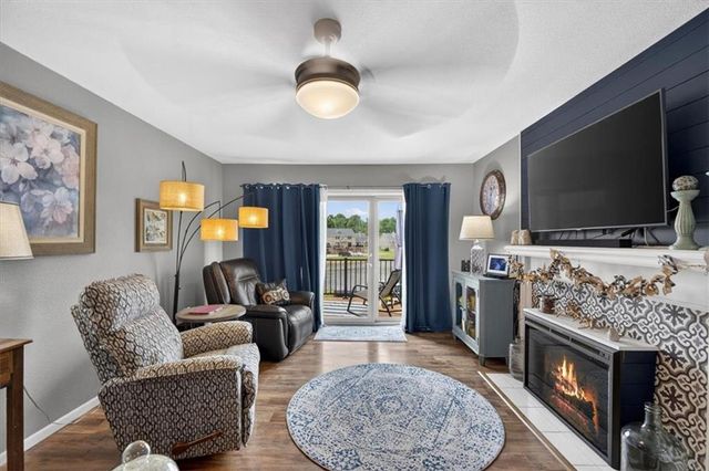 149 Stonebridge Lane, Smithville, MO 64089