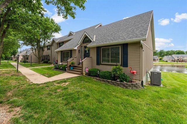 149 Stonebridge Lane, Smithville, MO 64089