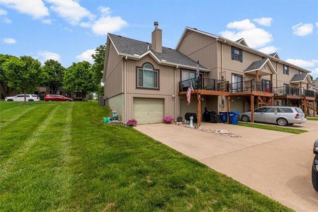 149 Stonebridge Lane, Smithville, MO 64089