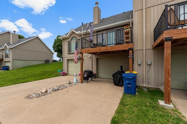 149 Stonebridge Lane, Smithville, MO 64089