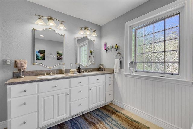 12600 Jayhawk Ct, Penn Valley, CA 95946