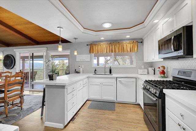 12600 Jayhawk Ct, Penn Valley, CA 95946