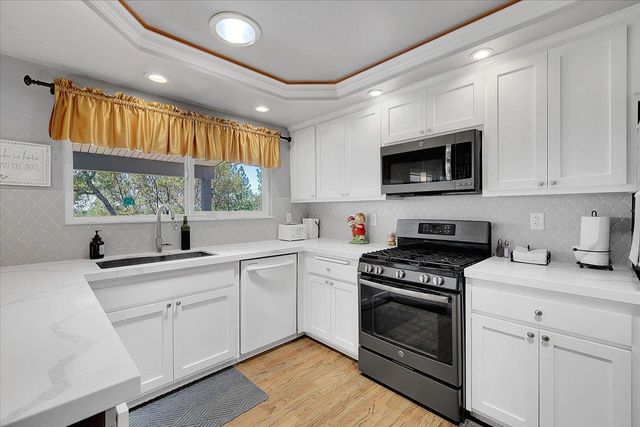 12600 Jayhawk Ct, Penn Valley, CA 95946