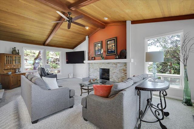 12600 Jayhawk Ct, Penn Valley, CA 95946