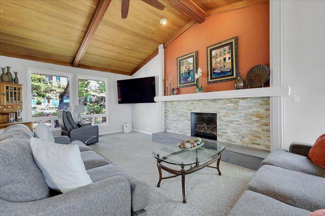 12600 Jayhawk Ct, Penn Valley, CA 95946