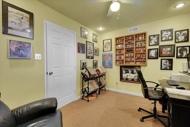 12600 Jayhawk Ct, Penn Valley, CA 95946