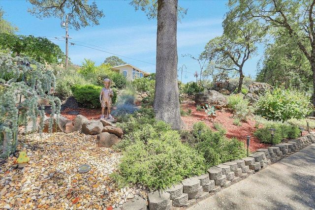 12600 Jayhawk Ct, Penn Valley, CA 95946