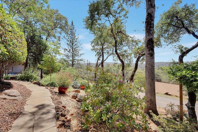 12600 Jayhawk Ct, Penn Valley, CA 95946