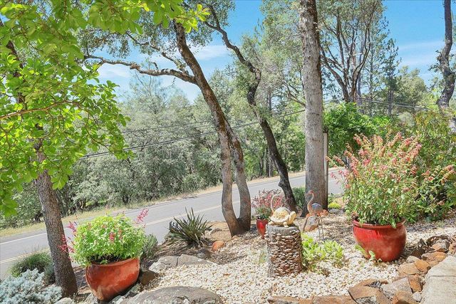 12600 Jayhawk Ct, Penn Valley, CA 95946