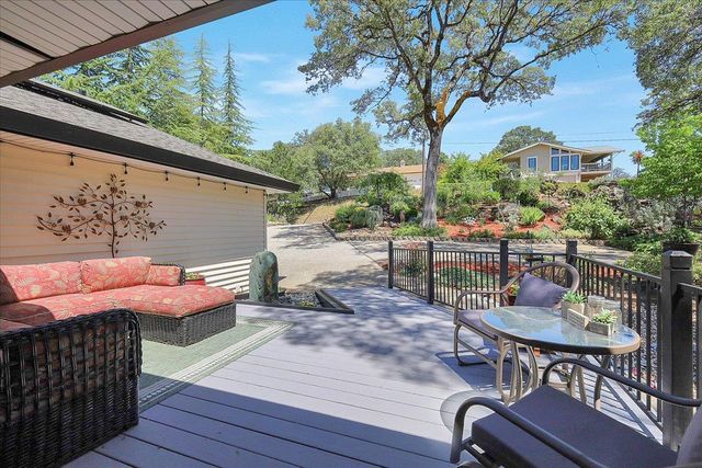 12600 Jayhawk Ct, Penn Valley, CA 95946