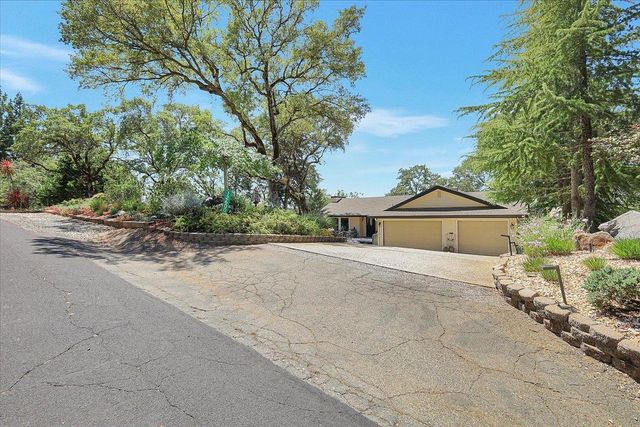 12600 Jayhawk Ct, Penn Valley, CA 95946