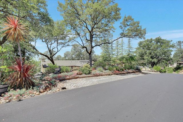 12600 Jayhawk Ct, Penn Valley, CA 95946