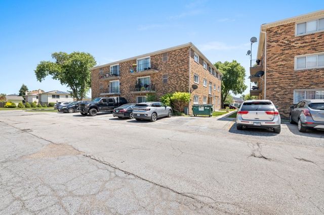 5834 W 77th Street 104, Burbank, IL 60459