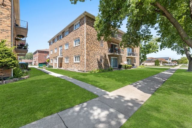 5834 W 77th Street 104, Burbank, IL 60459
