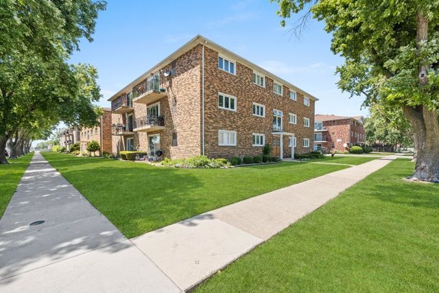5834 W 77th Street 104, Burbank, IL 60459