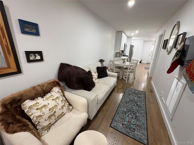 46 Maxwell Avenue, Oyster Bay, NY 11771