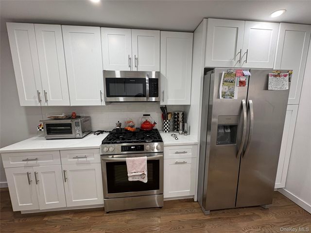 46 Maxwell Avenue, Oyster Bay, NY 11771