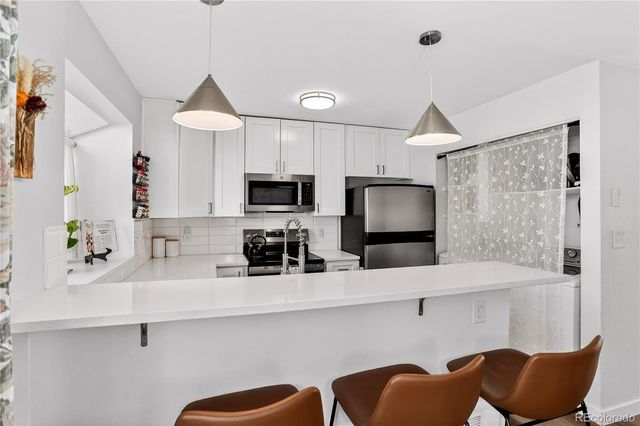 9659 W Chatfield Avenue B, Littleton, CO 80128