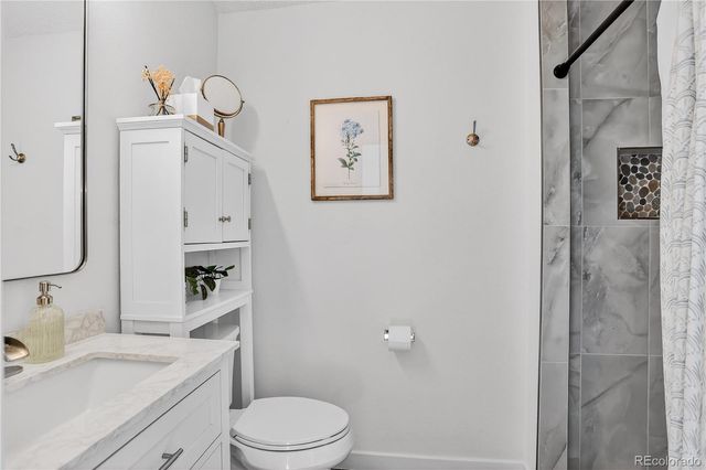 9659 W Chatfield Avenue B, Littleton, CO 80128