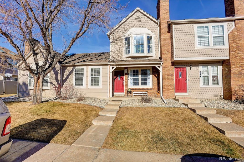 9659 W Chatfield Avenue B, Littleton, CO 80128