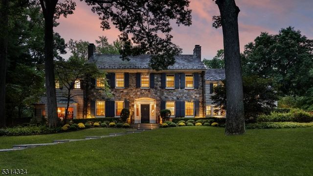 825 Lawrence Ave, Westfield Town, NJ 07090