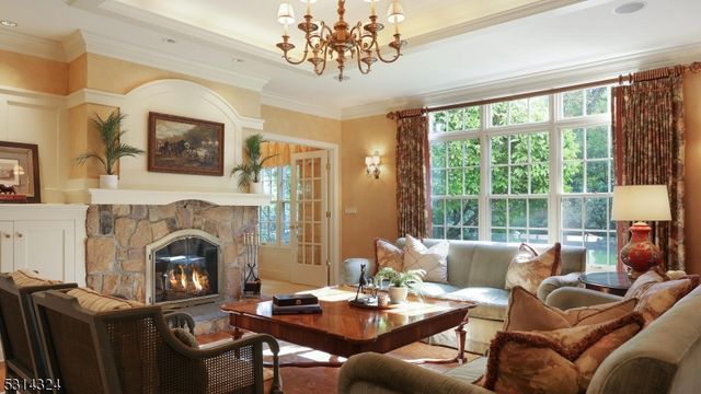 825 Lawrence Ave, Westfield Town, NJ 07090