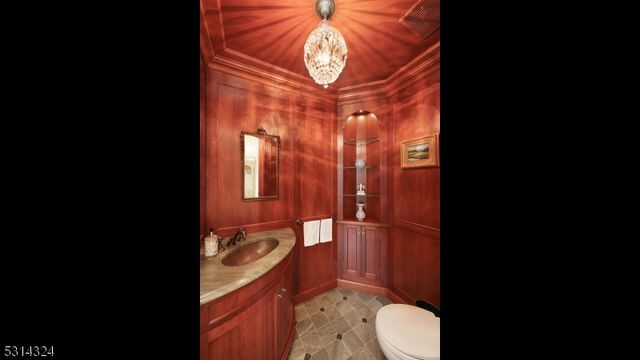 825 Lawrence Ave, Westfield Town, NJ 07090