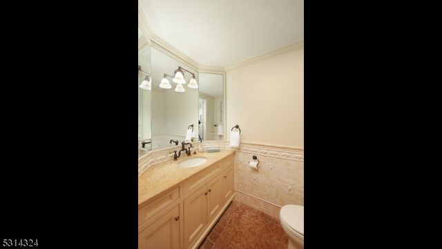 825 Lawrence Ave, Westfield Town, NJ 07090