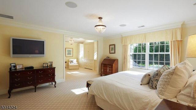 825 Lawrence Ave, Westfield Town, NJ 07090