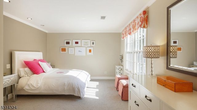 825 Lawrence Ave, Westfield Town, NJ 07090