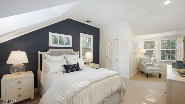 825 Lawrence Ave, Westfield Town, NJ 07090