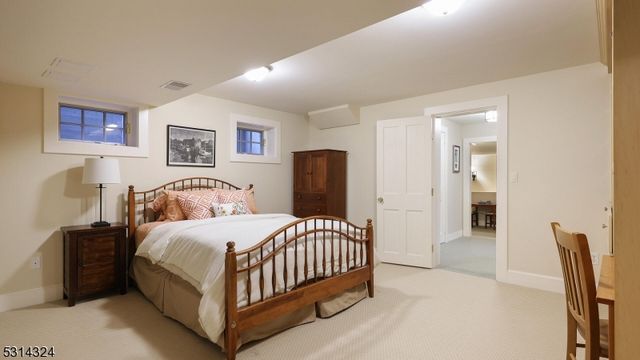 825 Lawrence Ave, Westfield Town, NJ 07090