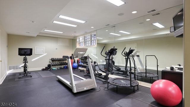 825 Lawrence Ave, Westfield Town, NJ 07090