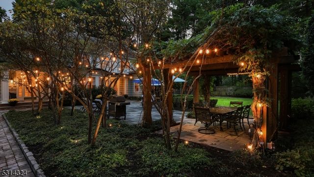 825 Lawrence Ave, Westfield Town, NJ 07090