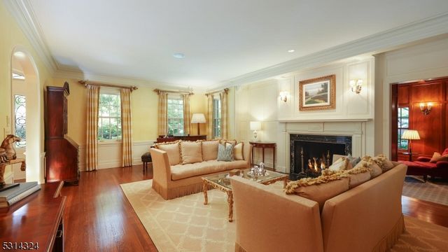 825 Lawrence Ave, Westfield Town, NJ 07090