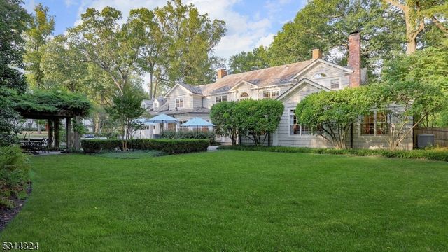 825 Lawrence Ave, Westfield Town, NJ 07090