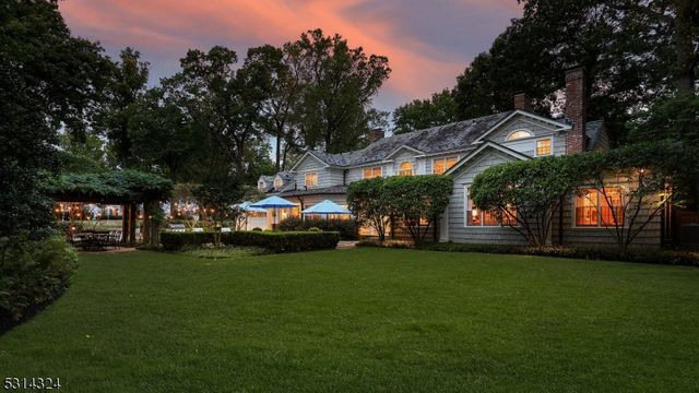 825 Lawrence Ave, Westfield Town, NJ 07090