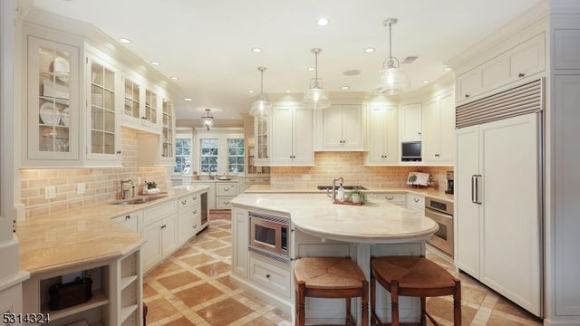 825 Lawrence Ave, Westfield Town, NJ 07090