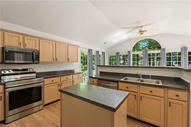 6408 IvyStone Drive, Jamestown, NC 27282